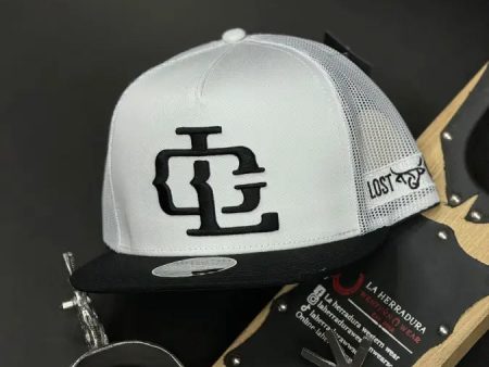 LOST CALF LETTER WHITE CAP Fashion