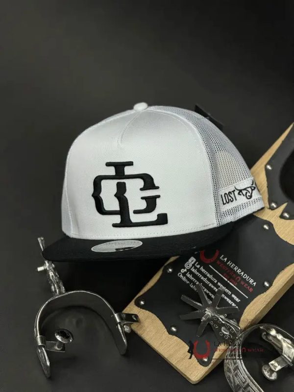 LOST CALF LETTER WHITE CAP Fashion